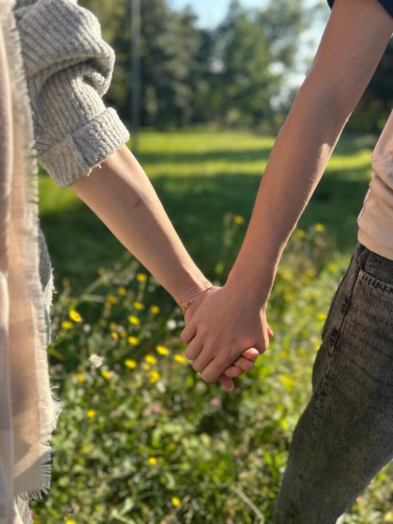 Beratung 4e8386ab 378e 4421 92d4 52d71d3d7e3c 2 768x1024